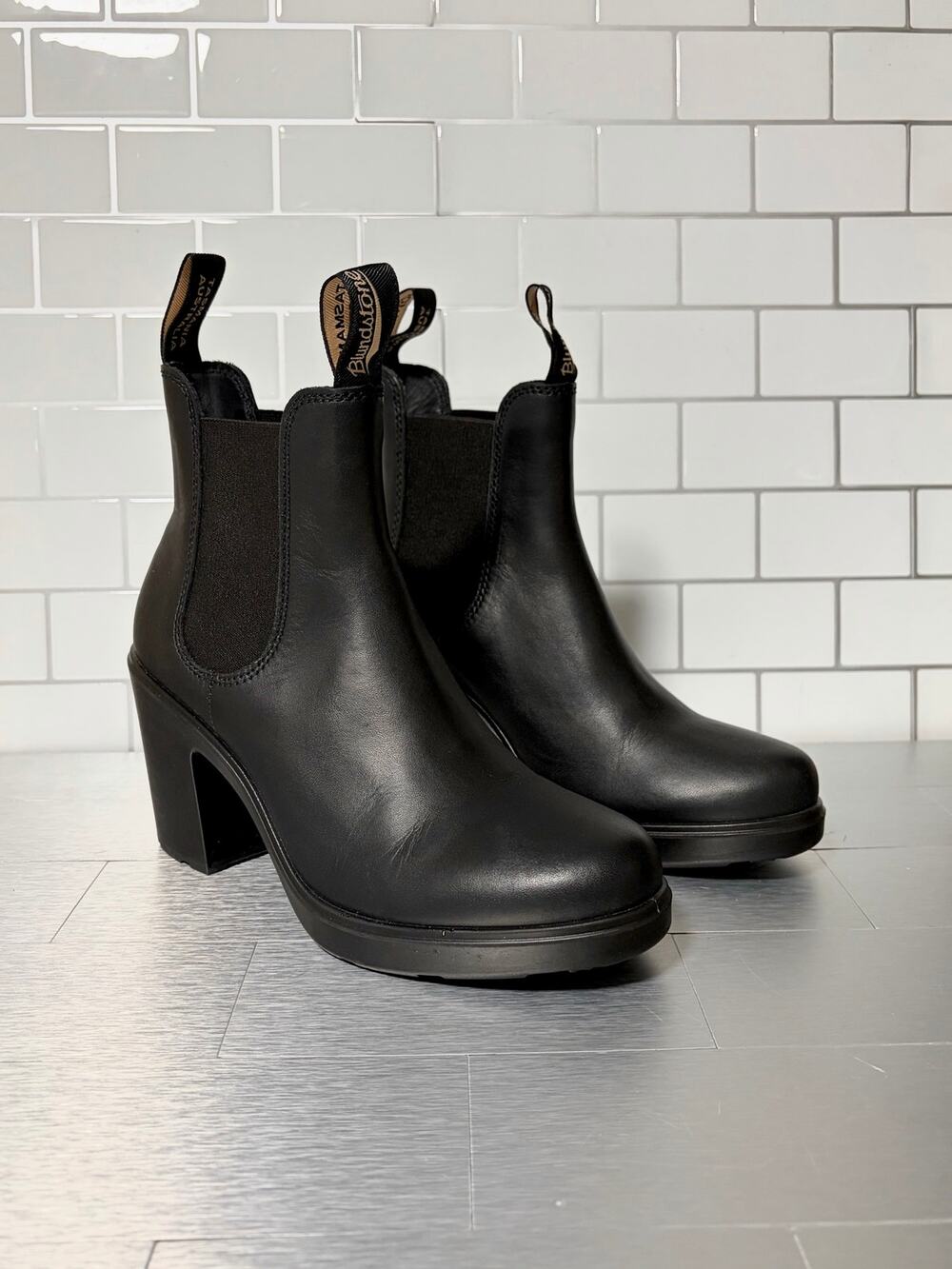 Blundstone Series 2365 HighHeeled Chelsea Boots Black Premium Leather W size 8